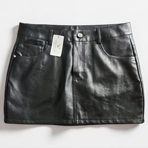 Windsor Black Faux Leather Mini Skirt-Size Small